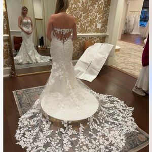 BRAND NEW UNALTERED Size 10 Madi Lane Thane Crepe Wedding Dress STYLE CODE: ML24